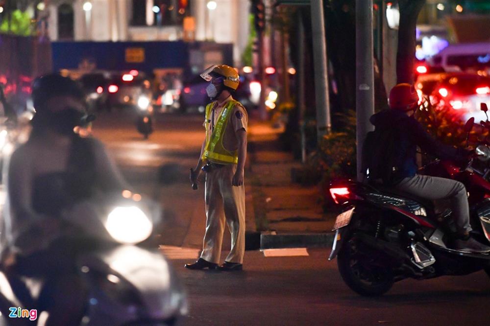 Trung tâm quận 1 kẹt xe tối cuối năm 2021-5