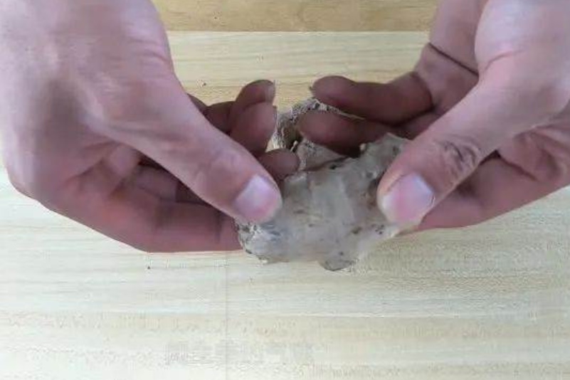 Không nên mua 4 loại gừng này, biết&nbsp;4 mẹo nhỏ là có thể chọn được củ gừng xịn&nbsp;không&nbsp;bị tẩm hóa chất-4