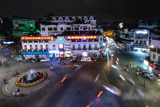 Phố phường Hà Nội trước thời khắc chuyển giao năm 2022: Chưa có năm nào yên ắng đến như vậy!