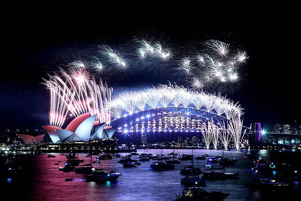 Những quy tắc tuyệt đối không làm trên bàn ăn các nước: Đọc để đừng biến mình thành kẻ bất lịch sự khi ra nước ngoài-7