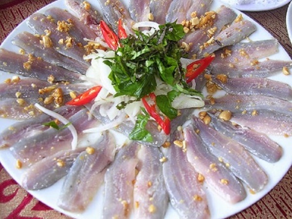 Con đặc sản ở Quảng Bình trông hung dữ, họ hàng với cá mập là thức đặc sản quý hiếm, chỉ dân sành mới biết-4