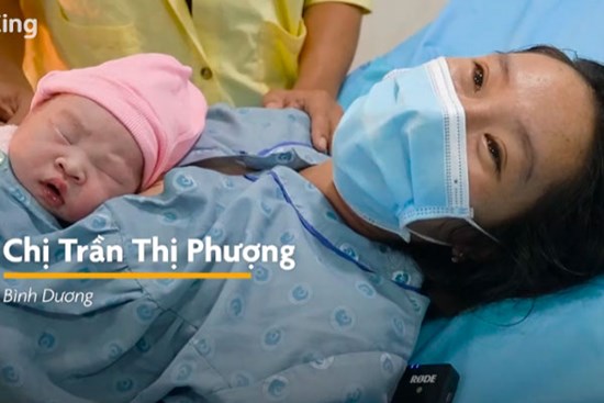 Khoảnh khắc chào đời của các 'công dân nhí' đêm giao thừa