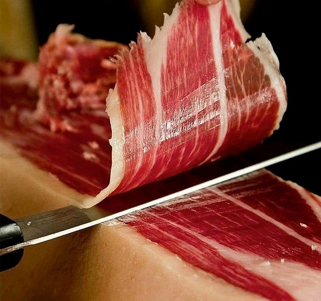 Loại thịt lợn đắt nhất thế giới đổ bộ về chợ Việt, nhà giàu” đặt mua biếu Tết-4