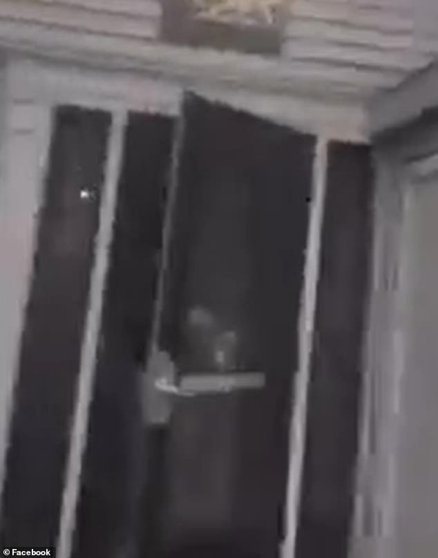 Giết người yêu cũ và mở livestream đến nhà vợ cũ, gã đàn ông nói lời cuối rợn người rồi gây tội ác khiến cảnh sát cảm thán: Kinh khủng-4