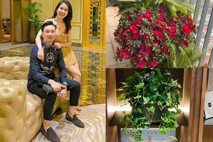 Ở lại Hà Nội đón Tết dương lịch, bà xã MC Thành Trung khoe căn penthouse cao cấp ngập cây xanh và hoa tươi