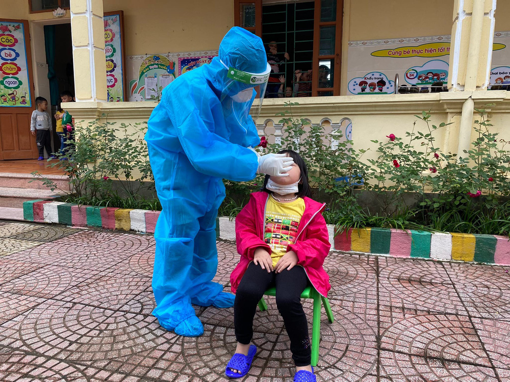 Cô giáo mầm non mệt mỏi đi test thì nhiễm Covid-19, đã lây sang 36 học sinh-4