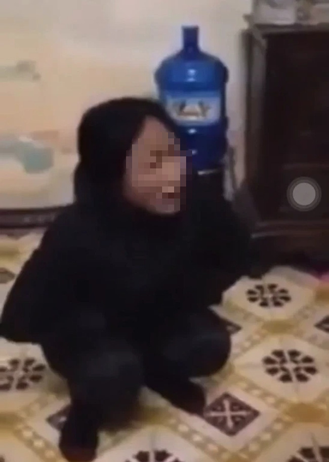 Vợ xử lý tiểu tam ngay tại nhà: Màn hỏi tội khét lẹt và phản ứng khúm núm của kẻ thứ 3 Chị sai rồi chị xin lỗi em-1