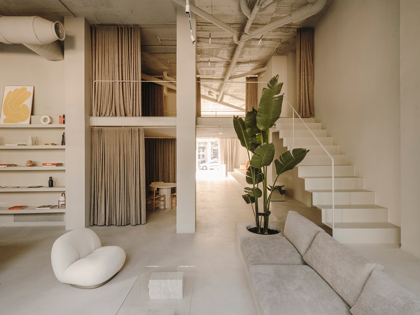 Phong cách kiến trúc hữu cơ biến một mảnh đất đơn điệu, ít giá trị thành studio độc lạ và đầy tính nghệ thuật-2