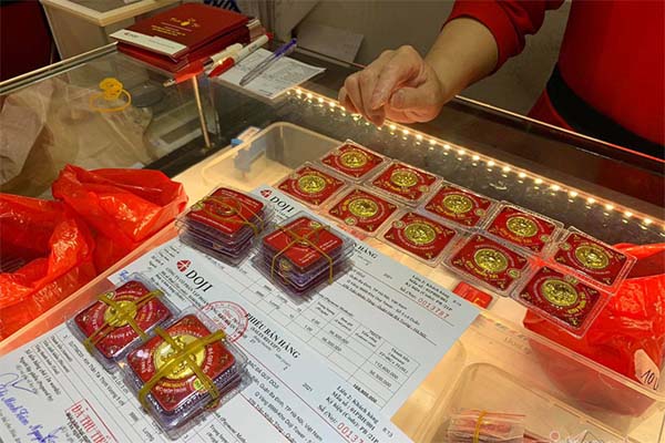 Giá vàng hôm nay 3/1: Thận trọng khi mua tích trữ cuối năm-4