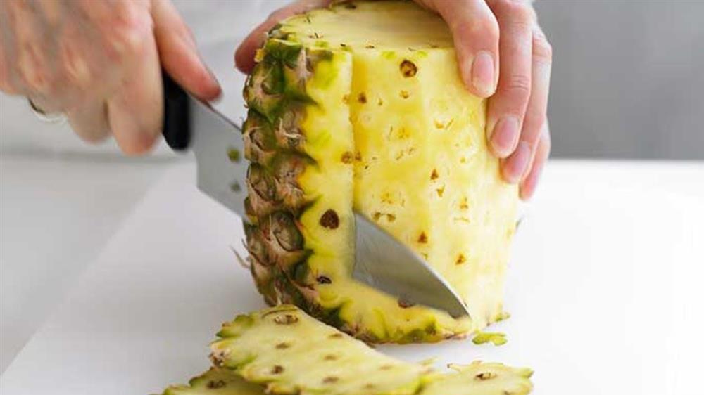 Đừng vội vứt bỏ phần vỏ của quả dứa,&nbsp;làm theo cách này có công dụng thật thần kỳ, ai cũng muốn học theo-1