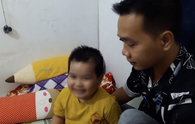 Vợ bỏ đi theo nhân tình ăn chơi, người đàn ông chật vật nuôi con gái 5 tuổi bị ung thư-2