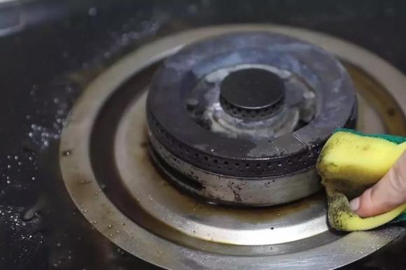 Hôm nay mình mới biết cách đổ giấm trắng trên bếp ga, tiết kiệm được nhiều tiền một năm và giải quyết được vấn đề của mọi nhà-11