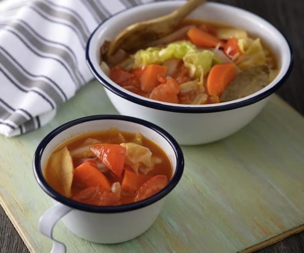 Nữ nhà văn bị ung thư ruột nhưng 19 năm không hề tái phát, lại trông trẻ hơn tuổi thật 20 năm: Bí quyết đến từ một bát canh rau vừa ngon lại rẻ-3