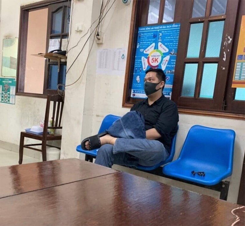 Vụ bé gái 8 tuổi ở TP.HCM: Bố nhiều lần ngồi nhìn con bị đánh đập bằng gậy sắt, lúc con đang cấp cứu thì tranh thủ xóa dữ liệu camera bao che cho người tình-2