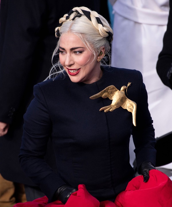 10 bộ cánh thảm đỏ 2021 khiến 5 châu 4 bể bàn tán không ngớt-24