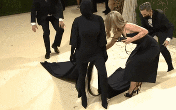 10 bộ cánh thảm đỏ 2021 khiến 5 châu 4 bể bàn tán không ngớt-28