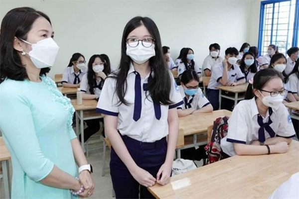 Nữ MC vừa khẩu chiến siêu mẫu Hà Anh: Thì ra học vấn cũng không phải dạng vừa, quan điểm dạy con càng đọc càng thấm-8