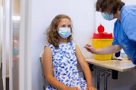 Biến thể Omicron nhẹ hơn nhưng vẫn gây nguy hiểm cho trẻ em