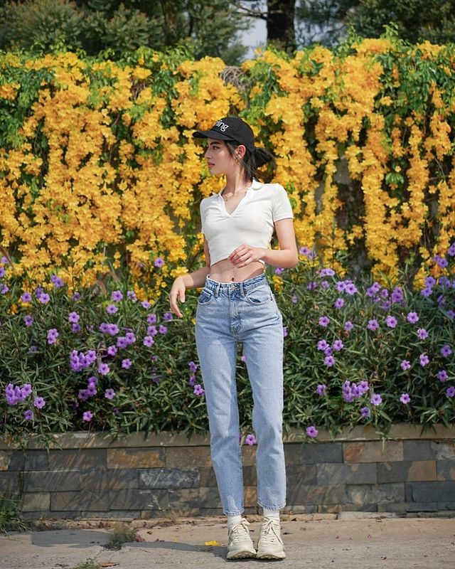 Học lỏm mỹ nhân người Thái cách diện quần jeans: Kín chân nhưng vẫn khoe dáng đẹp bất chấp-2