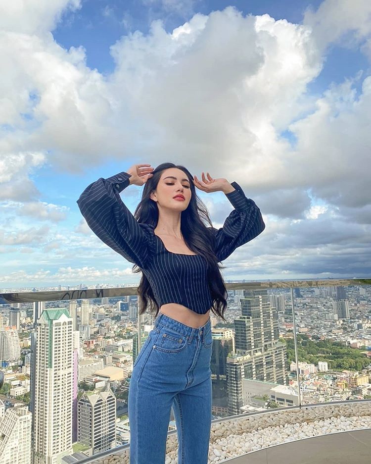 Học lỏm mỹ nhân người Thái cách diện quần jeans: Kín chân nhưng vẫn khoe dáng đẹp bất chấp-9