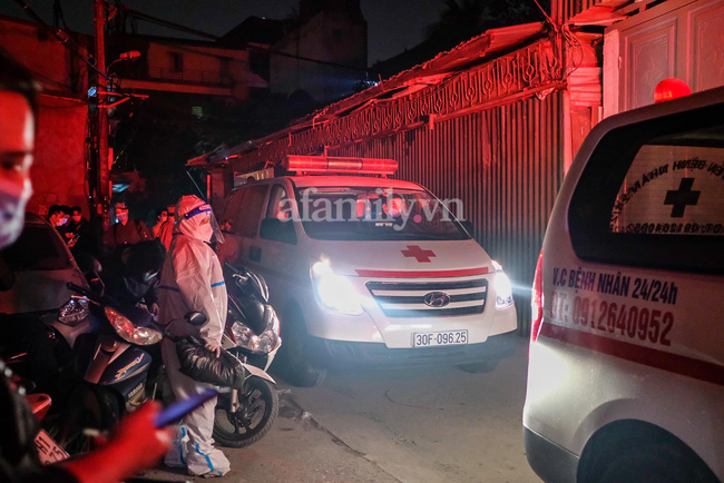 Vụ nổ bình gas trong đêm ở Hà Nội: 2 vợ chồng thuê trọ tử vong, nhân chứng kể lại giây phút căn nhà bị thổi bay mái-4