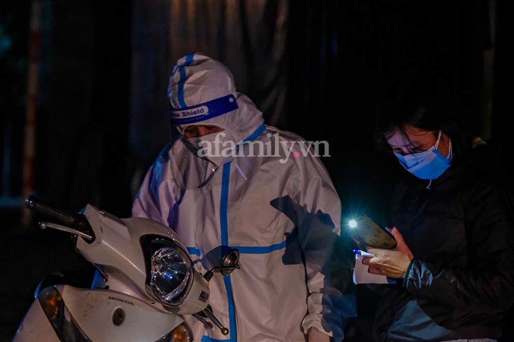 Vụ nổ bình gas trong đêm ở Hà Nội: 2 vợ chồng thuê trọ tử vong, nhân chứng kể lại giây phút căn nhà bị thổi bay mái-6