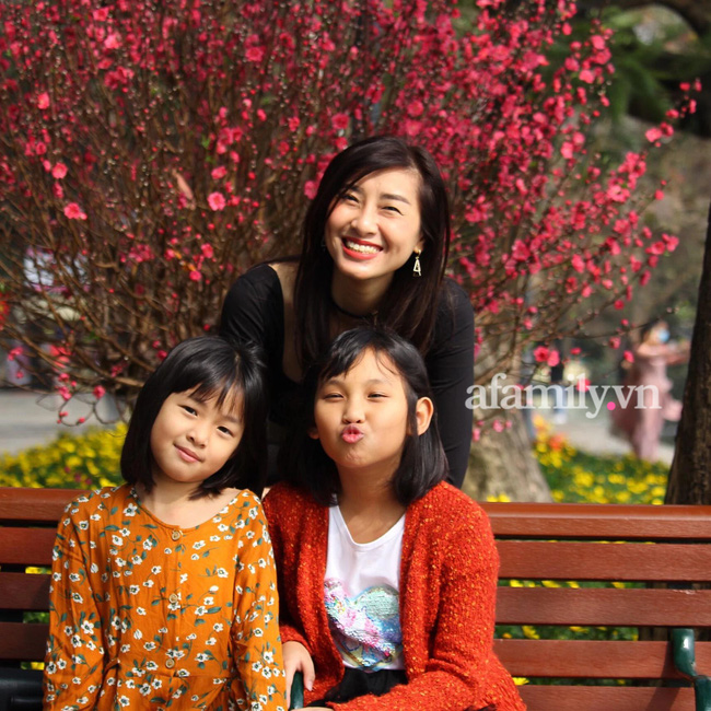 Bà mẹ Hà Nội thú nhận chuyện xem PHIM ĐEN và quan điểm: Dạy con cứ thẳng thắn thật thà, có thua thiệt gì đâu mà giấu?-1