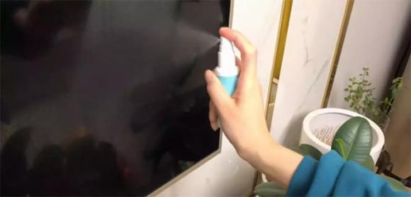 Tivi sử dụng lâu ngày bị ố bẩn màn hình? Không lau bằng nước, hãy học đúng cách, vừa lau sạch vừa không hại màn hình!-6