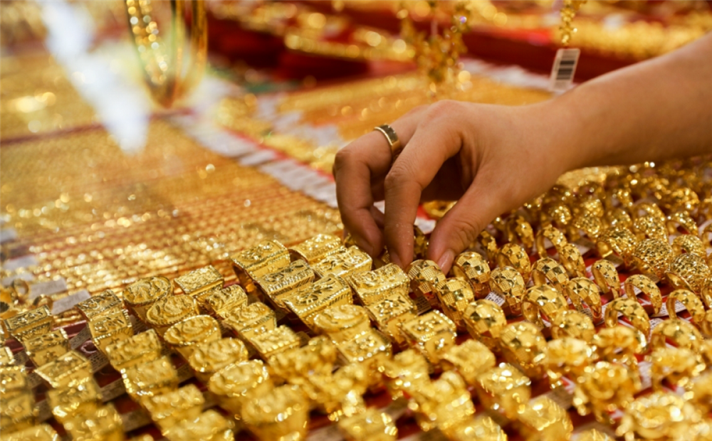 Giá vàng hôm nay 4/1: Vừa tăng vọt đã tụt sâu-1