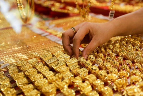 Giá vàng hôm nay 4/1: Vừa tăng vọt đã tụt sâu