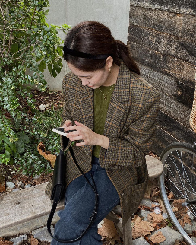 13 cách mặc blazer kẻ trẻ trung mà không bị rối mắt, chị em ghim ngay để diện Tết-6