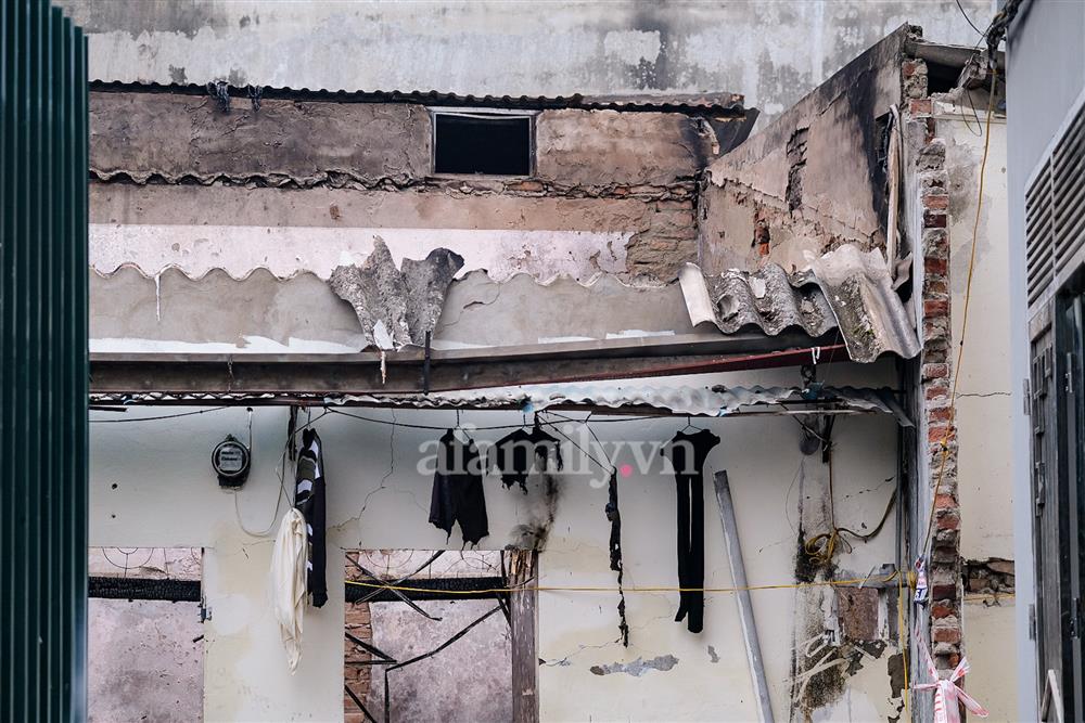 Hoang tàn hiện trường vụ nổ bình gas thổi bay mái phòng trọ khiến 3 người tử vong thương tâm ở Hà Nội-1