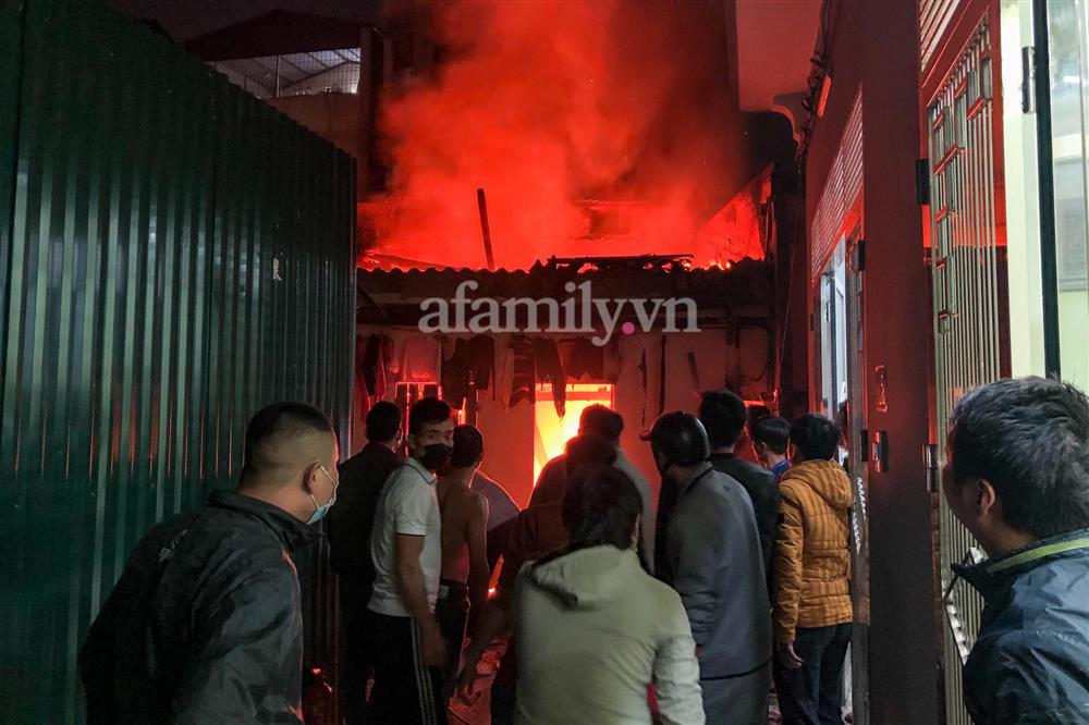 Hoang tàn hiện trường vụ nổ bình gas thổi bay mái phòng trọ khiến 3 người tử vong thương tâm ở Hà Nội-10