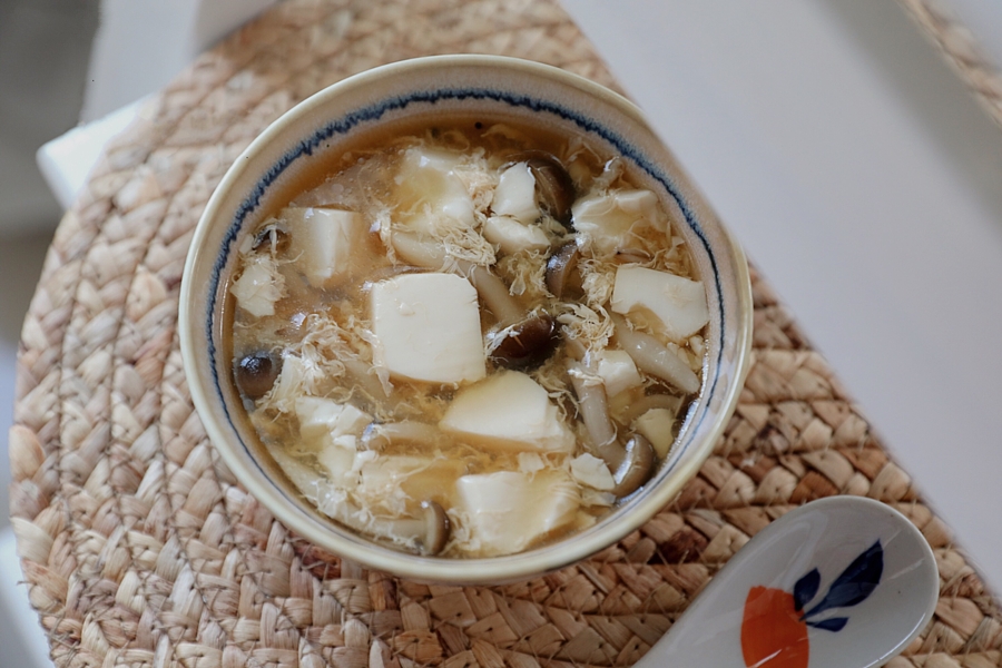 Buổi trưa ngại ra ngoài, tôi nấu món canh này mang theo ăn vừa nóng hổi vừa ngon lại nhẹ bụng!-5