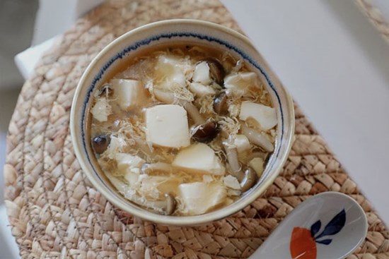 Buổi trưa ngại ra ngoài, tôi nấu món canh này mang theo ăn vừa nóng hổi vừa ngon lại nhẹ bụng!