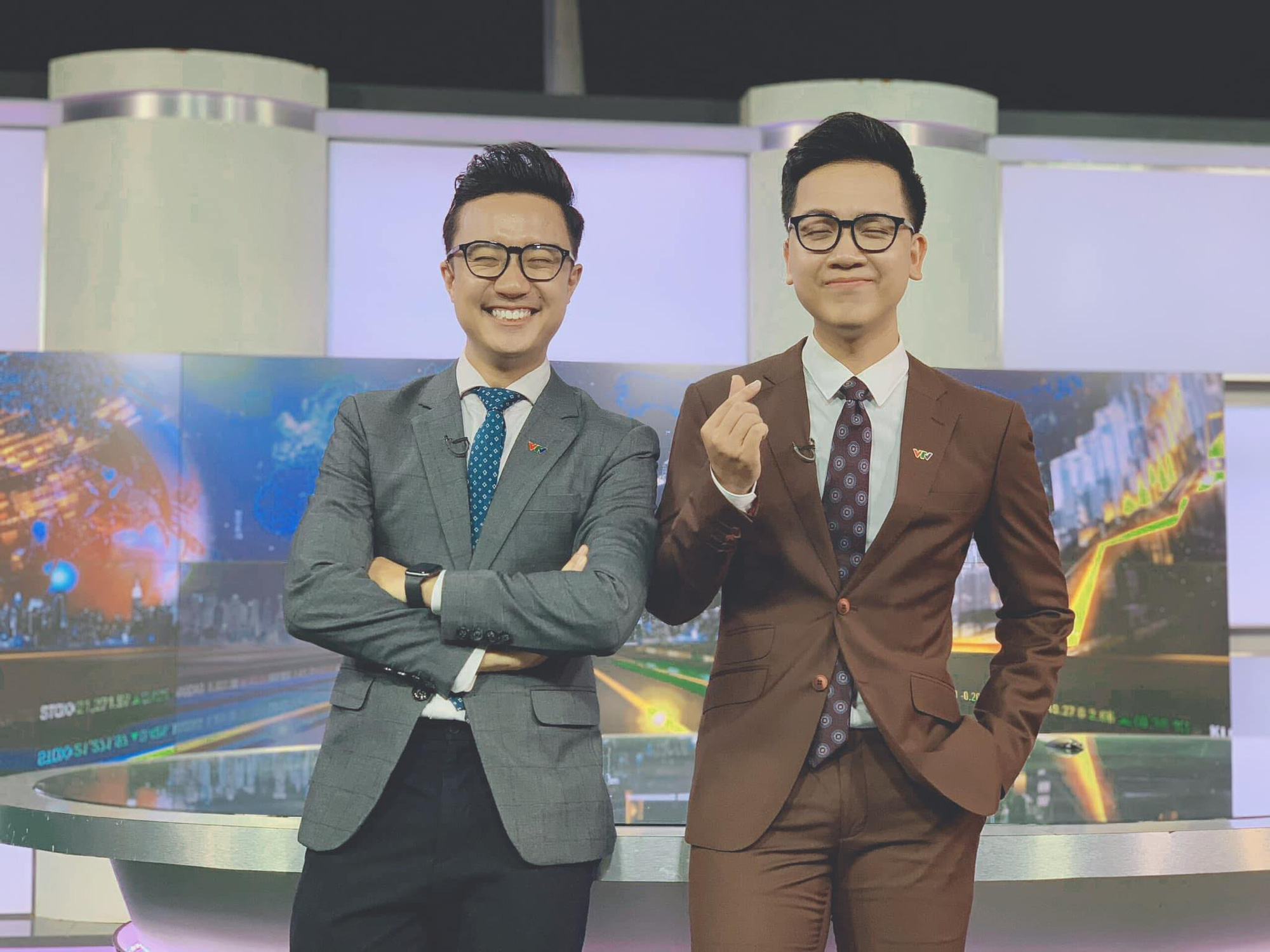 MC miền Tây duy nhất nói lời chia tay Chuyển động 24h, xúc động giây phút dẫn bản tin cuối cùng: Đoạn cuối hơi xúc động nên dẫn bị vấp và nghẹn một tí-3