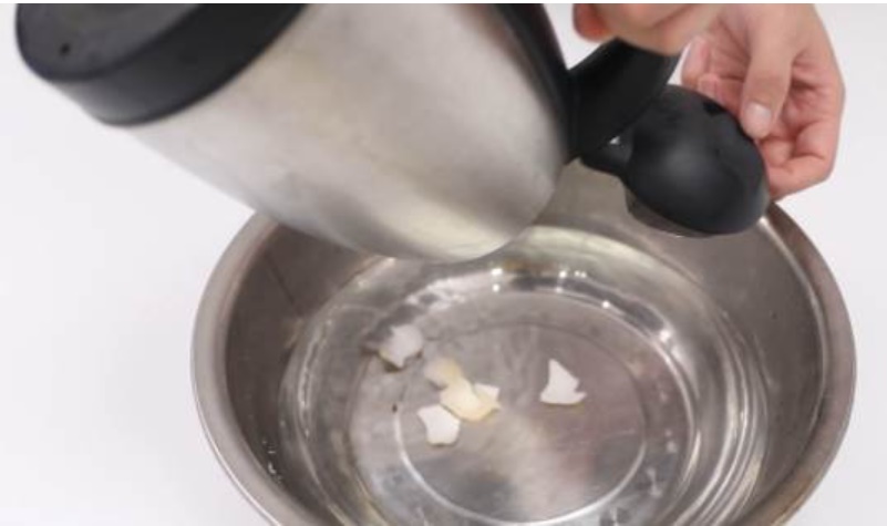 Ném vỏ trứng tương đương với ném tiền, 9/10 gia đình không biết-13