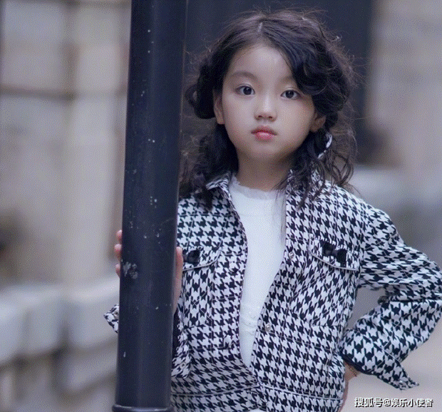 Sao nhí Bố Ơi Mình Đi Đâu Thế 6 tuổi kiếm được hợp đồng 1,5 tỷ: Bị xem là cỗ máy kiếm tiền của cha mẹ, hình ảnh hiện tại đầy xót xa-10