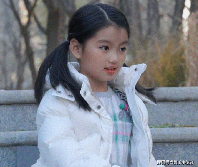 Sao nhí Bố Ơi Mình Đi Đâu Thế 6 tuổi kiếm được hợp đồng 1,5 tỷ: Bị xem là cỗ máy kiếm tiền của cha mẹ, hình ảnh hiện tại đầy xót xa-6