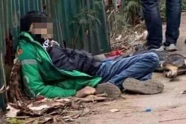 Côn đồ hành hung, bê thớt gỗ đáp thẳng vào đầu người phụ nữ: Khoảnh khắc kinh hãi-1