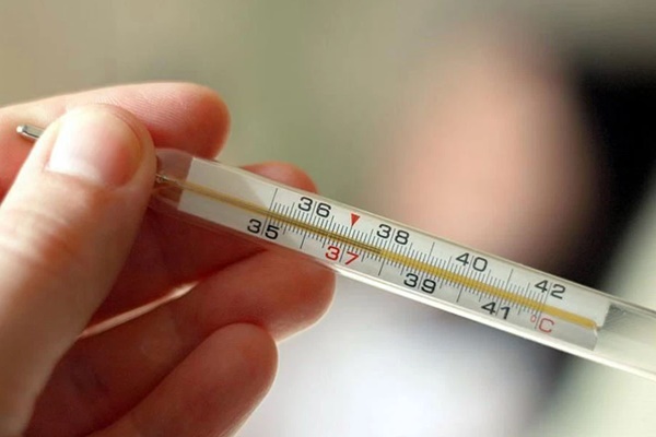 Sai lầm tai hại khi dùng thuốc hạ sốt ở bệnh nhân COVID-19: Chuyên gia chỉ cách dùng đúng-1