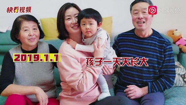 Cô gái khoe ảnh gia đình chụp Tết đều đặn hằng năm, bộ ảnh gây bão vì không khí ngọt ngào nhưng kéo đến cuối chợt thấy lặng người-3