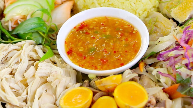 Mách chị em cách pha một loại nước chấm ngon lạ xuất sắc: Kết hợp cùng thịt luộc hay hải sản hấp đều đỉnh-1