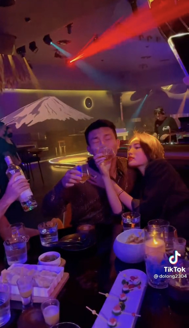 Lộ clip Kỳ Duyên nằm gọn trong lòng 1 người đàn ông, là nhân vật từng đụng chạm vòng 3 Ngọc Trinh-2