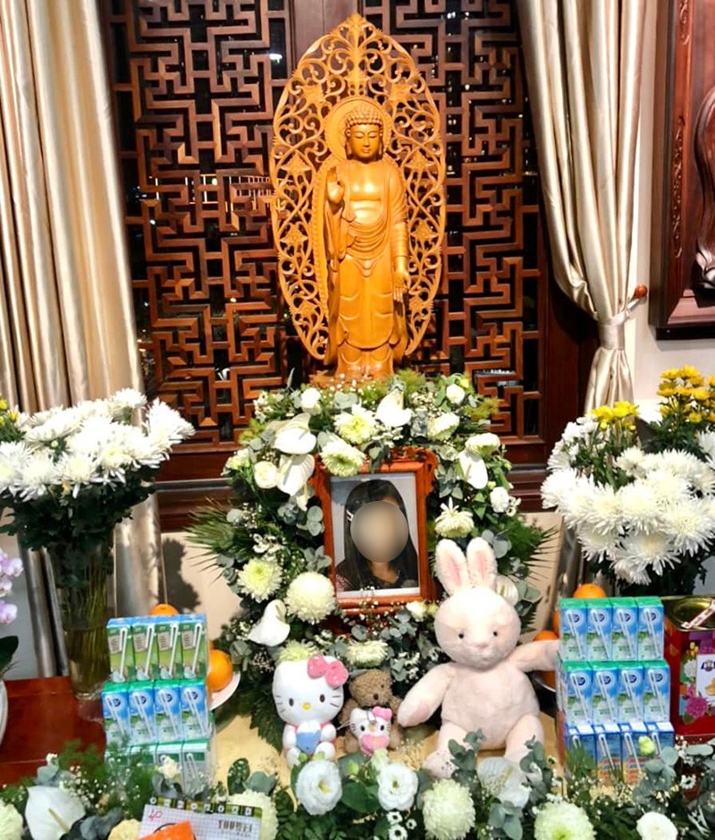 Tro cốt của bé gái 8 tuổi bị dì ghẻ bạo hành tới tử vong đã về tới quê nhà mẹ đẻ ở Vũng Tàu-1