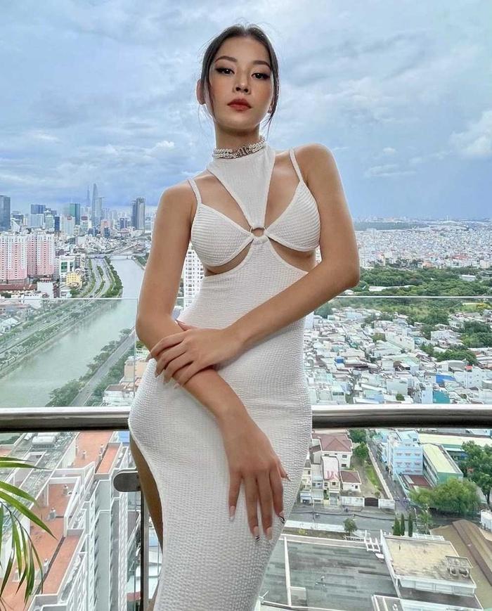 Trong Vbiz Chi Pu mặc xẻ táo bạo số 2 thì không ai dám nhận số 1-2