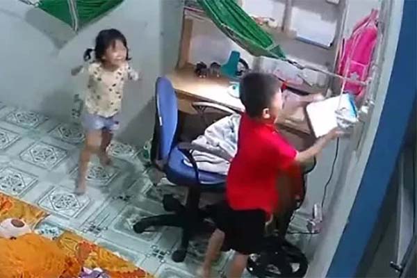 Bắt nghi phạm cướp iPad của 2 trẻ em-2