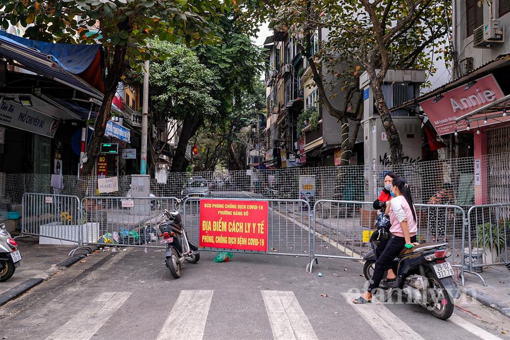 Hà Nội: Phong tỏa một đoạn phố Hàng Vải liên quan 3 ca F0-1