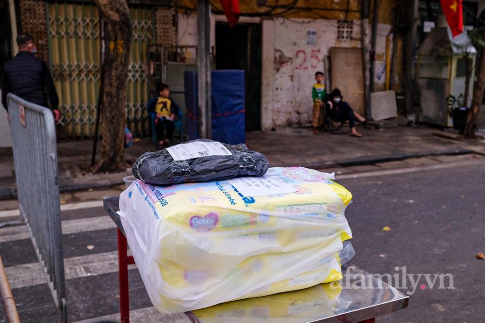 Hà Nội: Phong tỏa một đoạn phố Hàng Vải liên quan 3 ca F0-7