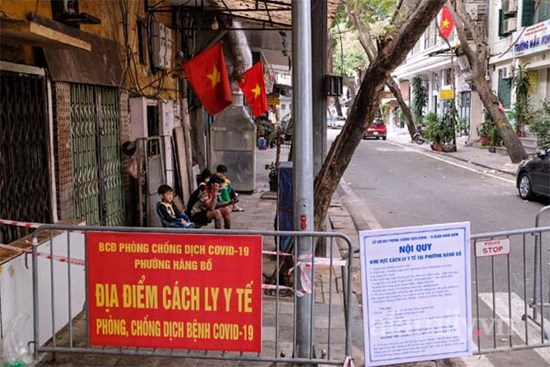 Hà Nội: Phong tỏa một đoạn phố Hàng Vải liên quan 3 ca F0